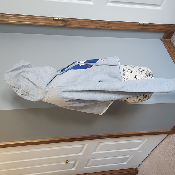Cropped NASA Hoodie, Medium - Picture 5 of 7